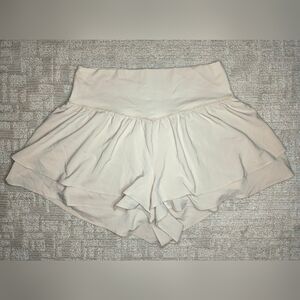 NWT OFFLINE By Aerie Beige Size XL Real Me Ruffle Flirty Double Short Pockets